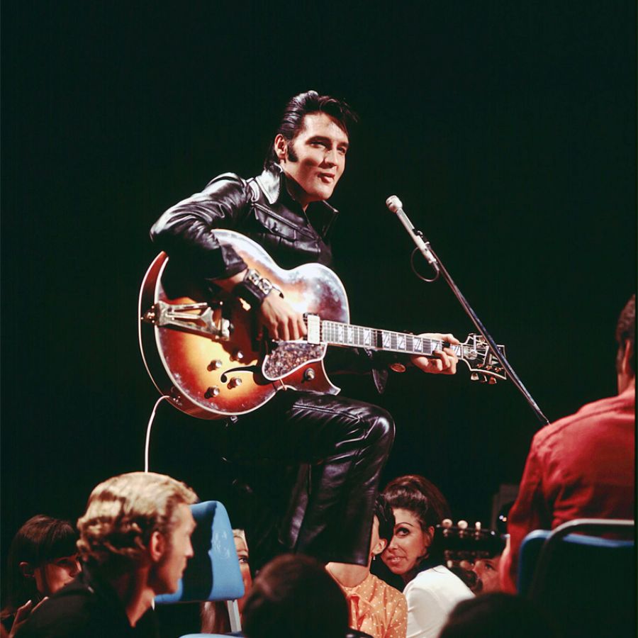 Are You Lonesome Tonight – Elvis Presley