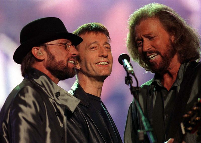 Barry Gibb Reflects on the Heartbreaking Loss of His Brothers — And the Songs That Kept Their Memory Alive