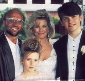 Maurice Gibb, along with his children Samantha and Adam Gibb, recorded the song “The Bridge,” a heartfelt piece that touched everyone who heard it.