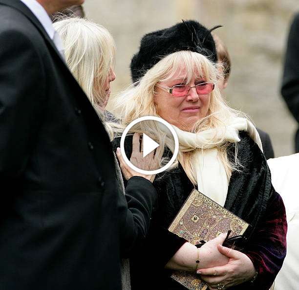 HEARTBREAKING REVEAL: Dwina Murphy-Gibb, Widow of Bee Gees Star Robin Gibb, Has FINALLY Revealed the Pain and Suffering He Endured During the Four Months Leading Up to His Death HEARTBREAKING REVEAL: Dwina Murphy-Gibb, Widow of Bee Gees Star Robin Gibb, Has FINALLY Revealed the Pain and Suffering He Endured During the Four Months Leading Up to His Death