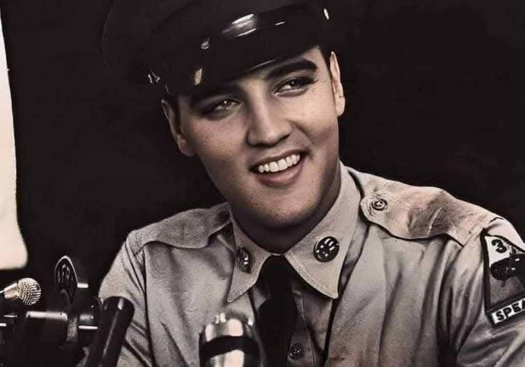 At the Height of His Fame, Elvis Presley Walked Away from the Stage — and into the U.S. Army. But Behind the Headlines, a Far More Complex and Emotional Story Was Unfolding. From the heartbreaking loss that nearly broke him to the quiet discipline that reshaped his music and image, this chapter of “The King’s” life is one few fans truly understand. What really happened to Elvis during those two years in uniform — and how did it change him forever?