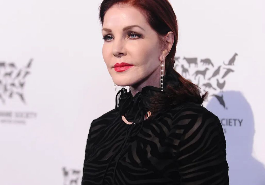 “Priscilla Presley Remembers Her Wedding to Elvis: A Bittersweet Tribute, 57 Years Later, That Still Moves Millions” “Priscilla Presley Remembers Her Wedding to Elvis: A Bittersweet Tribute, 57 Years Later, That Still Moves Millions”