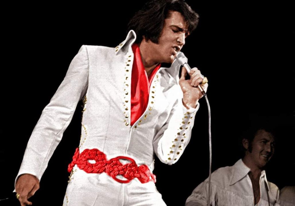 How Sick Was Elvis Presley, Really? Close Friend Charlie Hodge Finally Breaks His Silence on the Truth Behind Elvis’s Mysterious Decline—From Hidden Heart Attacks to Painful Chronic Illnesses, the Media Never Told the Whole Story Until Now…