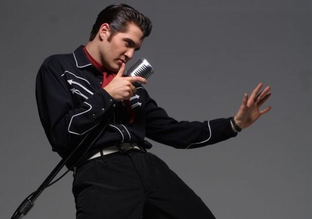 Elvis Presley: The King Who Lived Like No Other – The Untold Truth About His Humanity, His Struggles, and the Impossible Burden of Fame That Shaped His Life, His Love, and His Legacy Beyond the Spotlight, Where Every Choice, Every Flaw, and Every Moment of His Existence Was Magnified by the World, Revealing a Man Who Was Trapped Between Myth and Reality, Longing for Privacy, Trust, and Genuine Connection, While Carrying the Weight of a Legend That the World Still Worships Nearly 50 Years After His Death