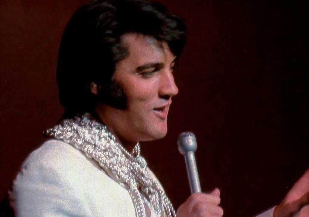 “Elvis Presley Breaks His Silence: The Untold Truth About Fame, Rumors, and the Price He Paid for Stardom”