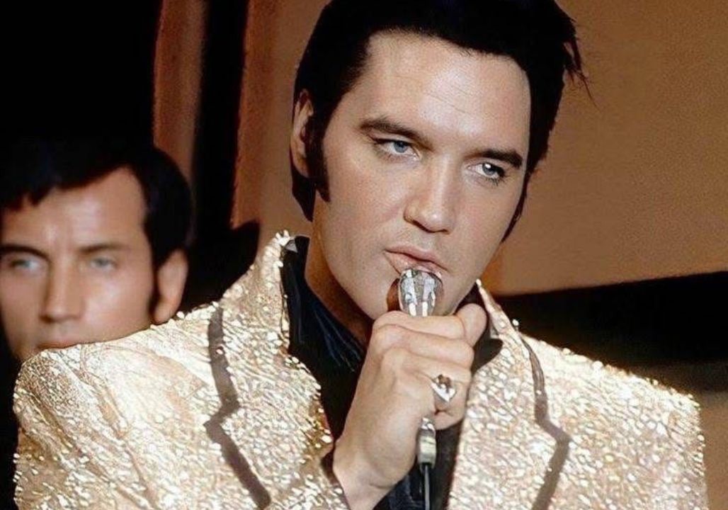 The Untold Truth of Elvis and Priscilla Presley’s Romance — From a Fairy-Tale Meeting in Germany to a Lavish Las Vegas Wedding, and Finally, a Divorce That Shocked the World. What Really Happened Between the King of Rock ’n’ Roll and His Young Bride? Discover the Secrets, the Passion, the Betrayals, and the Emotional Struggles That Tore Apart Hollywood’s Golden Couple. Their Story Is More Than Just a Celebrity Romance — It’s a Lesson About Love, Fame, and the Cost of Living in the Spotlight. Why Did Priscilla Leave Elvis? And How Did She Find Herself Again After the Marriage? Step Inside Their World and Unravel the Truth That Forever Changed Rock and Roll History. The Untold Truth of Elvis and Priscilla Presley’s Romance — From a Fairy-Tale Meeting in Germany to a Lavish Las Vegas Wedding, and Finally, a Divorce That Shocked the World. What Really Happened Between the King of Rock ’n’ Roll and His Young Bride? Discover the Secrets, the Passion, the Betrayals, and the Emotional Struggles That Tore Apart Hollywood’s Golden Couple. Their Story Is More Than Just a Celebrity Romance — It’s a Lesson About Love, Fame, and the Cost of Living in the Spotlight. Why Did Priscilla Leave Elvis? And How Did She Find Herself Again After the Marriage? Step Inside Their World and Unravel the Truth That Forever Changed Rock and Roll History.