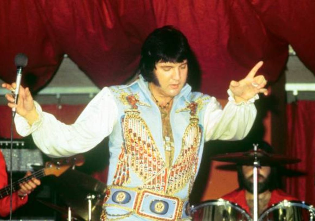 Elvis Presley’s Secret Will Discovered After 47 Years—Buried in a Hidden Vault, It Reveals Betrayal, Fear, and a Master Plan to Protect His Daughter, Lisa Marie. The Document Exposes Shocking Truths About Priscilla Presley’s Role, Graceland’s Future, and a Resurrection Clause That Ensured the King Would Have the Final Word Even in Death.