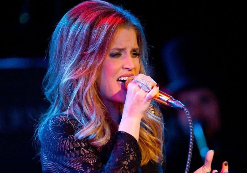 Inside Her Private Confessions About Michael Jackson, Their Unseen Love, Turbulent Marriage, and the Final Words She Left Behind About the King of Pop That No One Expected to Hear, Revealing the Fragile Bond Between Two Icons Who Lived Under the Same Spotlight Yet Shared a Rarely Seen Human Connection That Shaped Both Their Lives in Ways the World Never Truly Understood