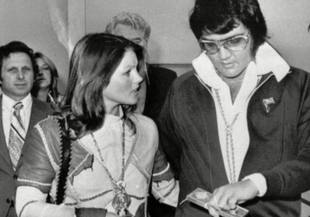 Vernon Presley’s Final Words Reveal Why Priscilla Left Elvis—A Love That Began as a Fairytale but Couldn’t Survive Fame, Temptation, and Loneliness, and How Their Story, Though Ending in Divorce, Remains a Human Tale of Love, Loss, and Legacy That Reminds Us Even Legends Like the King of Rock and Roll Were Vulnerable to the Same Heartbreaks and Struggles That Touch Ordinary Lives Everywhere
