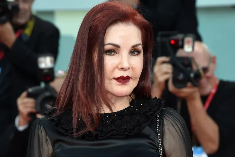 Priscilla Presley at 80 Breaks Her Silence: The Truth Behind Walking Away from the King of Rock ‘n’ Roll, a Marriage Built on Illusion, and the Unraveling Reality Inside Graceland’s Gates