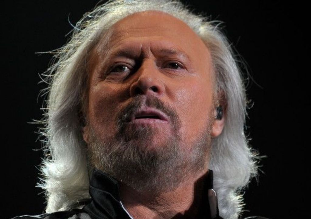 The Song Robin Gibb Refused to Sing — And the Night Barry Gibb Finished It Alone