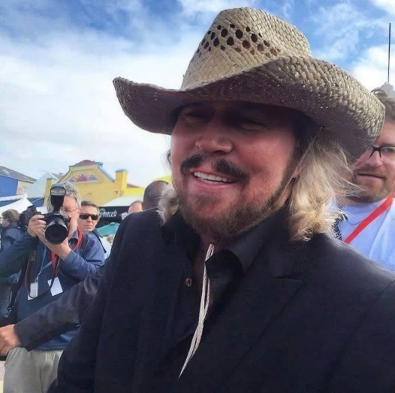 Barry Gibb at 79: The Song That Still Breaks Him — And the Story He Tried to Keep Quiet.