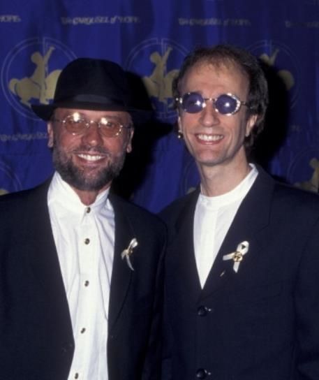 At 53, Robin Gibb Couldn’t Hold Back His Tears After Maurice’s Death — But What They Discovered Next Left Everyone in Shock. A heartbreaking story of brotherhood, loss, and the moment that changed everything forever.