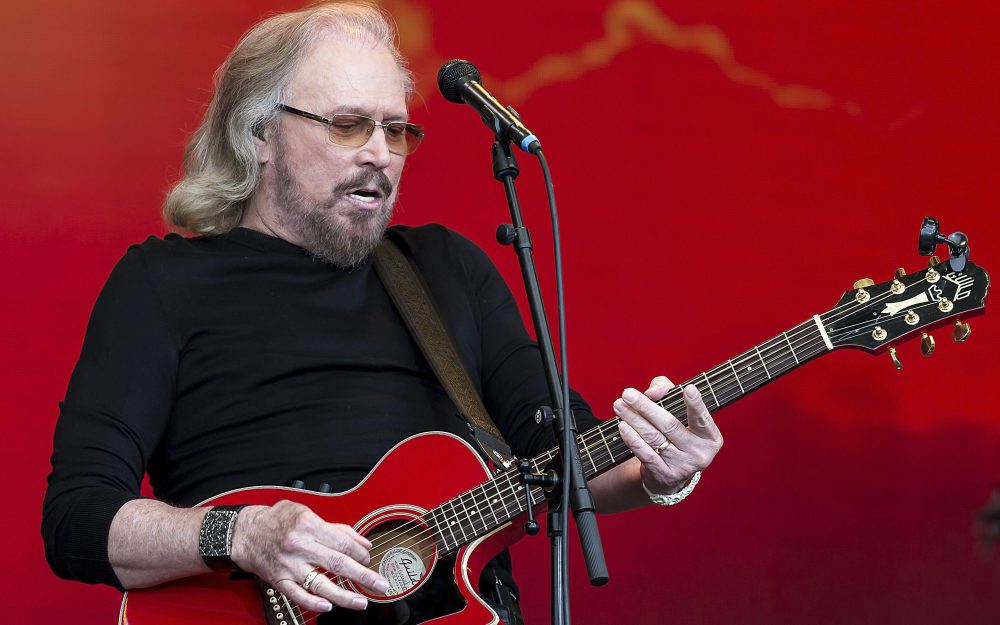 Barry Gibb Duets Album Nabs Jason Isbell, Brandi Carlile, Dolly Parton
