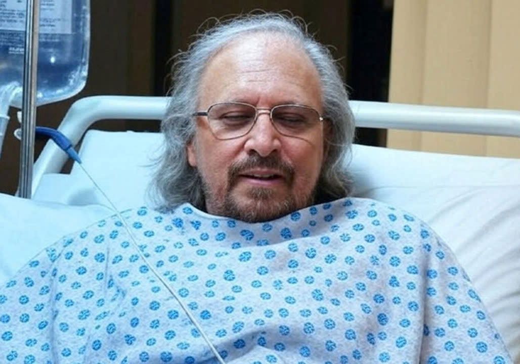 At 79, Barry Gibb has FINALLY confessed his serious health condition.