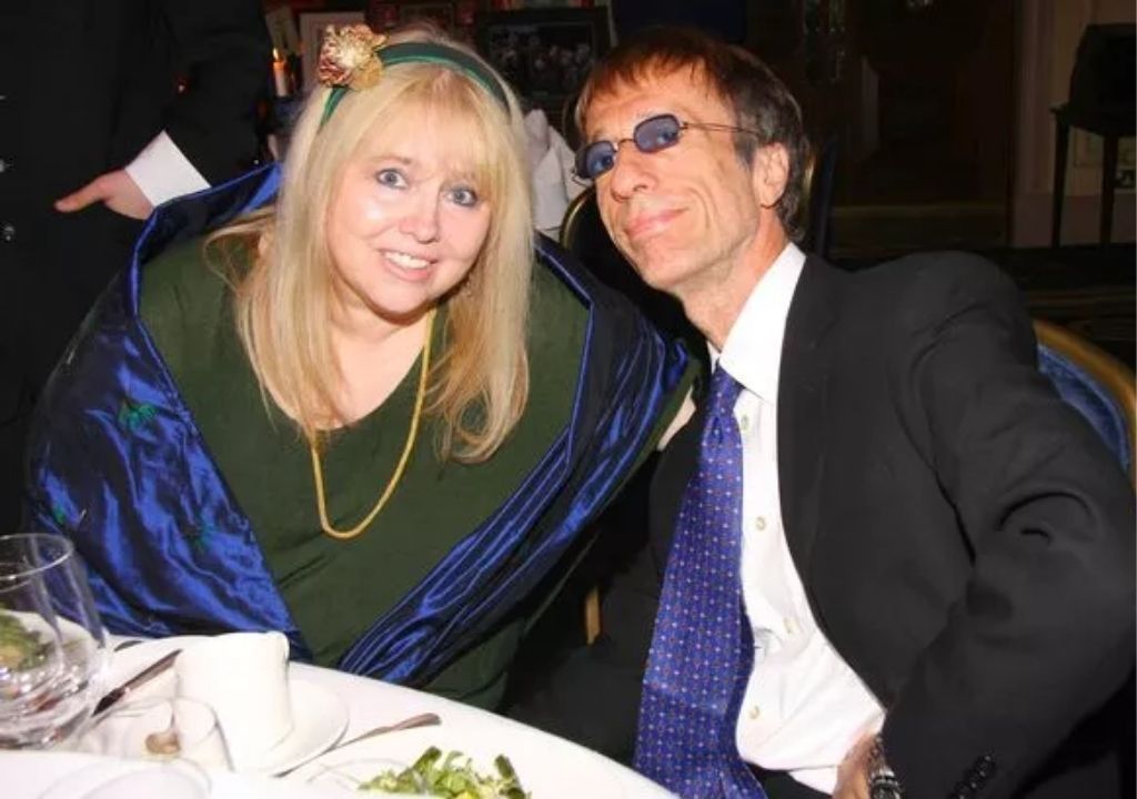**The Secret Life of Robin Gibb: What His Wife Finally Revealed After His Death**