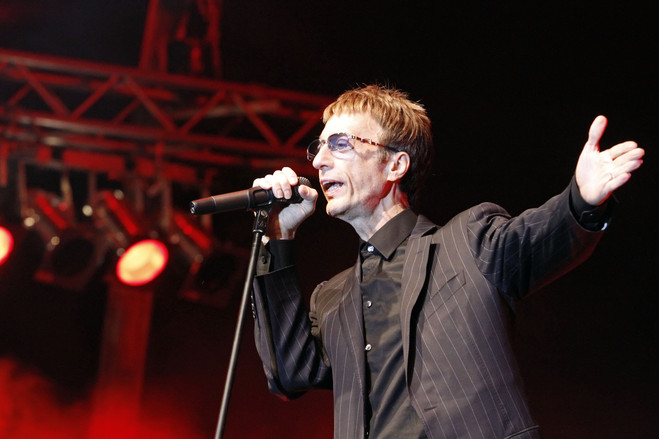 Bee Gees Singer Robin Gibb Dies—Photos - WSJ