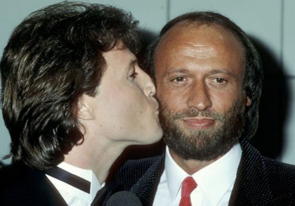 Andy Gibb was only 30 when he died — and the pain nearly broke Barry, Robin, and Maurice. Their hidden grief and the truth behind those dark days still haunt fans today.