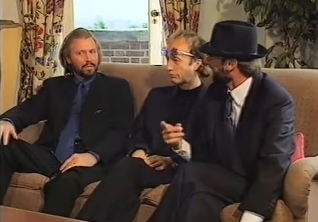 From spine-tingling harmonies to shocked laughter — the Bee Gees proved why they were untouchable, even when being pranked on live TV.