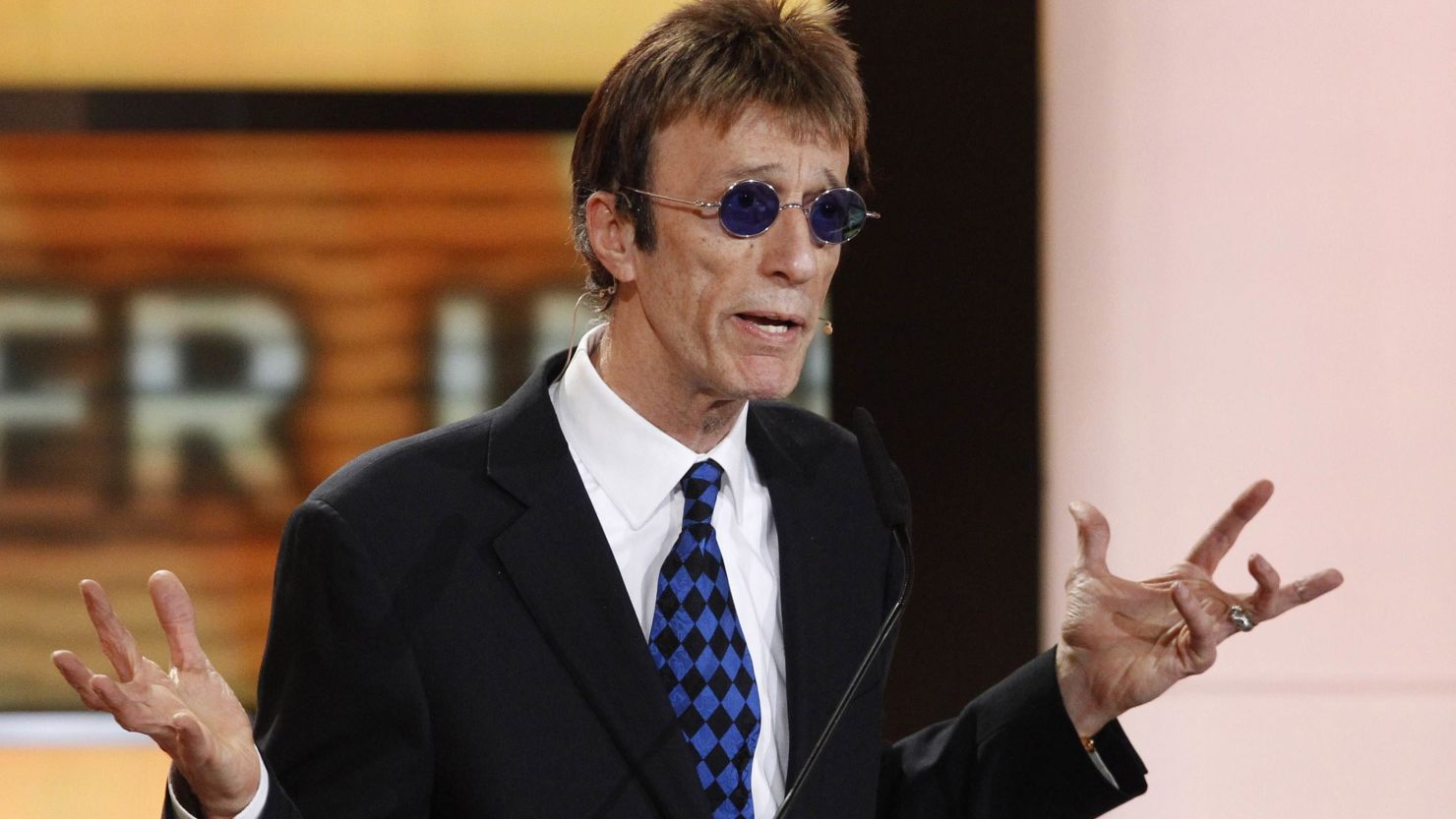 Robin Gibb: 'I'm on the road to recovery' | CNN