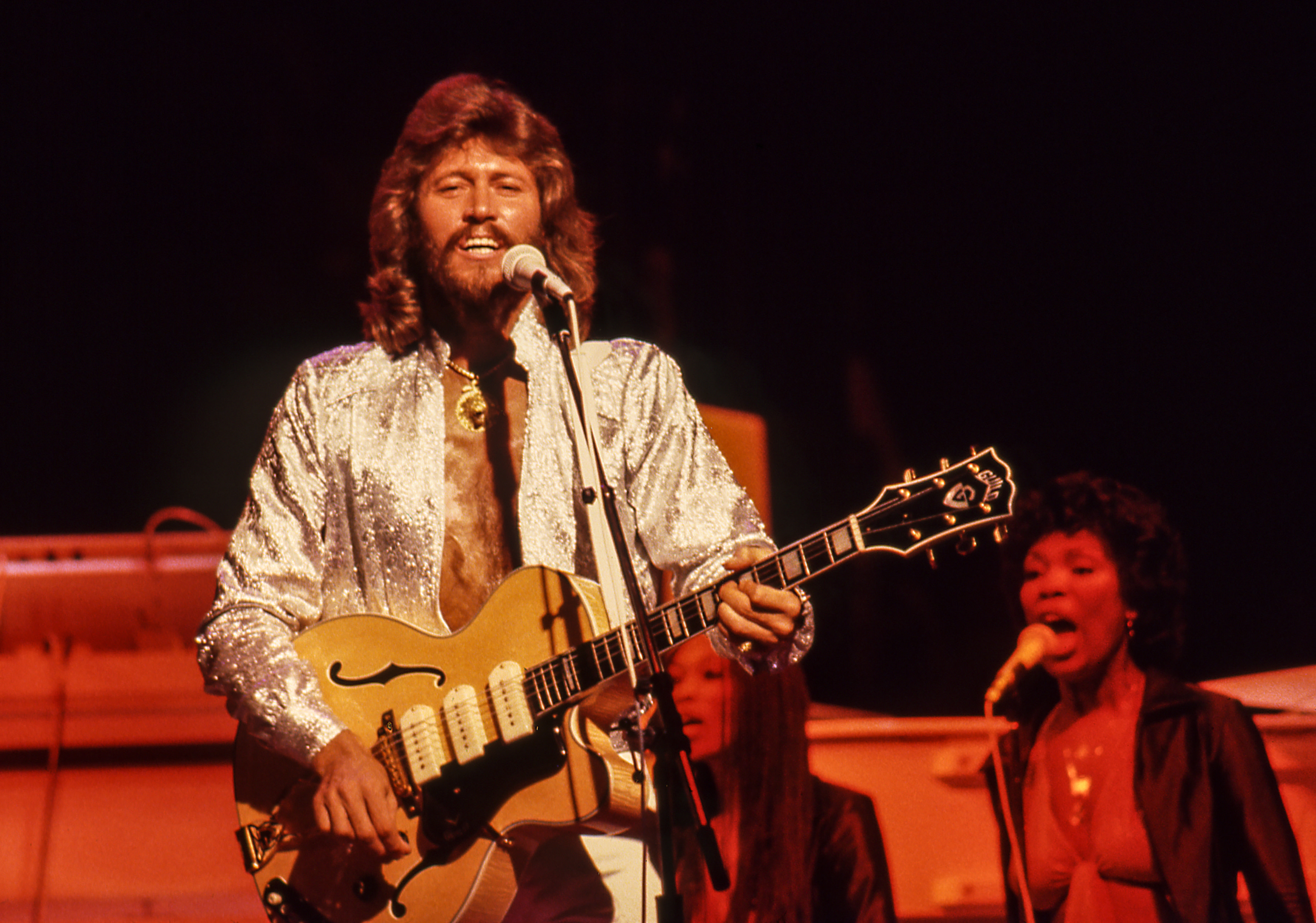 Iconic '70s Singer Has Fans Swooning With Throwback Pic - Parade