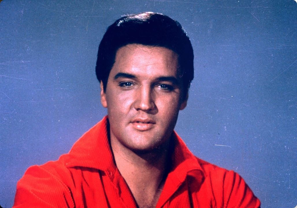 Elvis Presley’s Family Listed “TWO SONS” — So Who Was the Second Boy… and Why Did the Records Never Explain It? Elvis Presley’s Family Listed “TWO SONS” — So Who Was the Second Boy… and Why Did the Records Never Explain It?