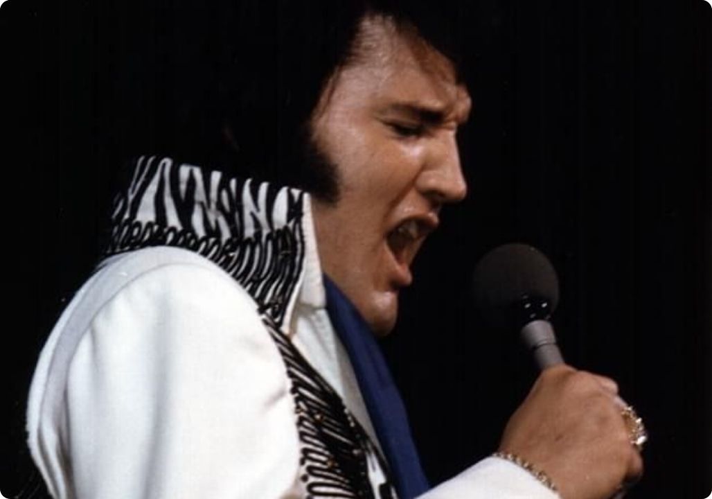 The Night Elvis Presley’s Armor Finally Cracked on Stage