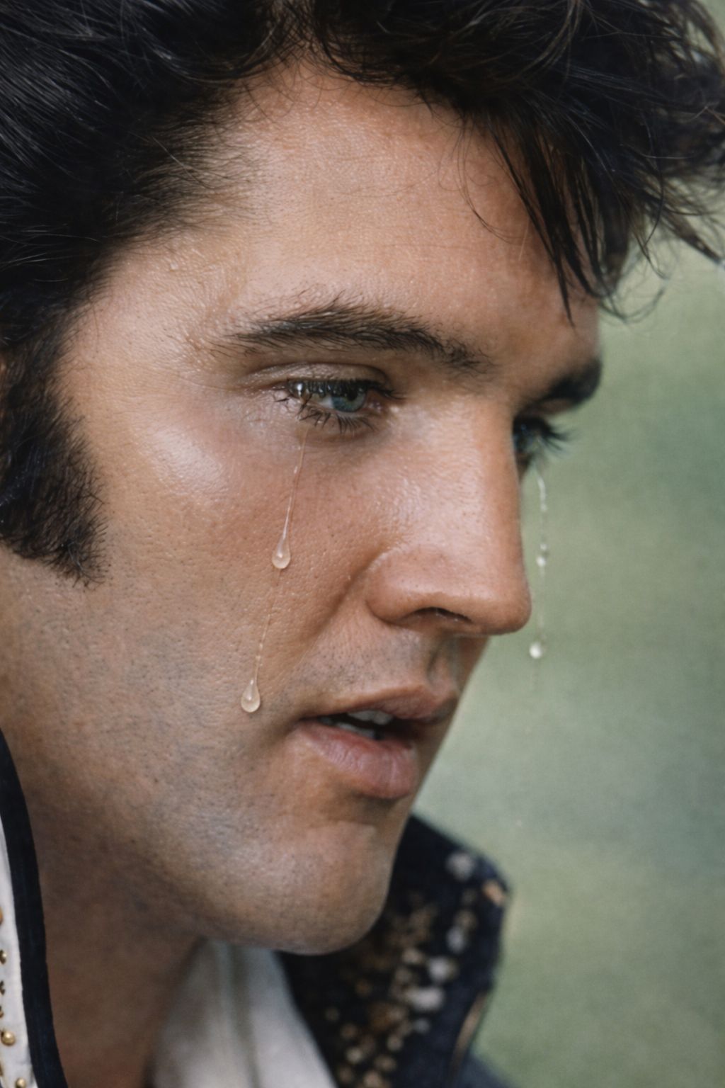 “Elvis would sit there with the eye patch on. And when he took it off, tears would run down his face.”