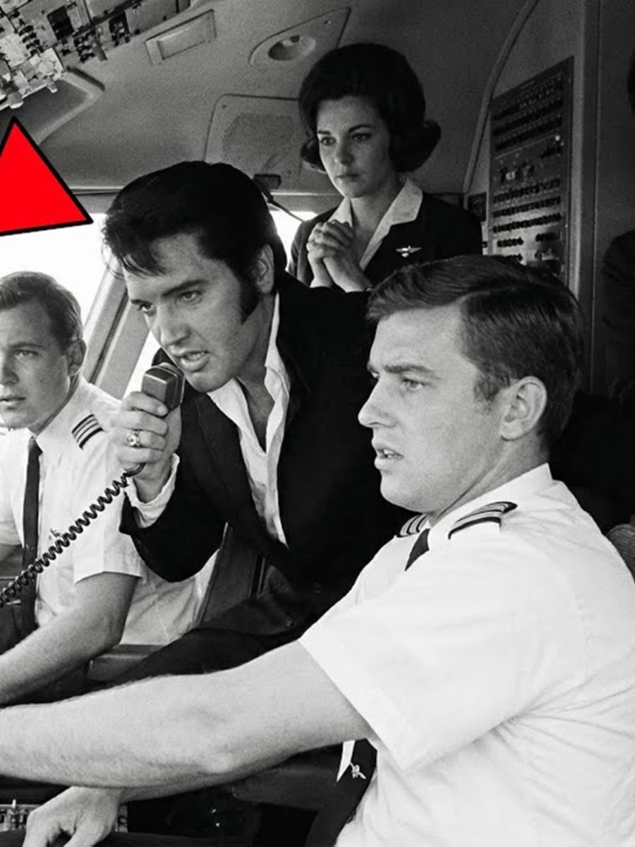 BREAKING: Elvis Presley Faced Death at 30,000 Feet — One Sentence From His Voice Saved 80 Lives