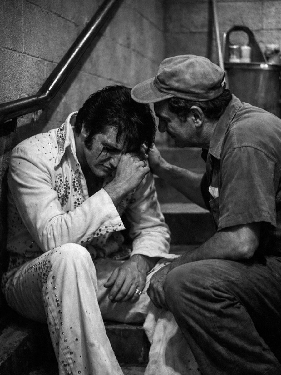 HE BROKE DOWN IN A STAIRWELL AT 3:17 A.M. — The Night Elvis Was Saved by a Hotel Janitor