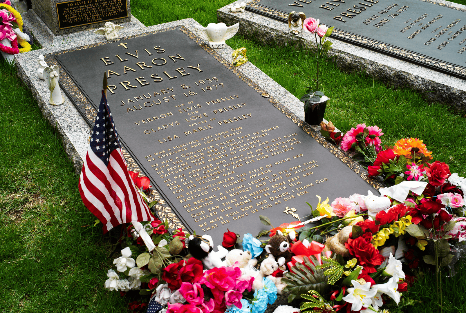 30+ Elvis Presley's Funeral Songs Even Non-Fans Will Love - Fifities Web