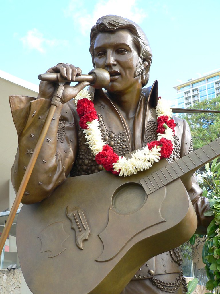Elvis Statue in Hawaii | A life-sized, 1,100-pound bronze sc… | Flickr