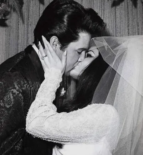 When Love Chooses Grace: The Unbroken Bond of Elvis and Priscilla Presley