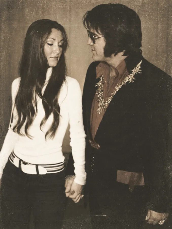 The Call in the Night: A Child’s Voice and the Moment Lisa Marie Presley Lost Her Father