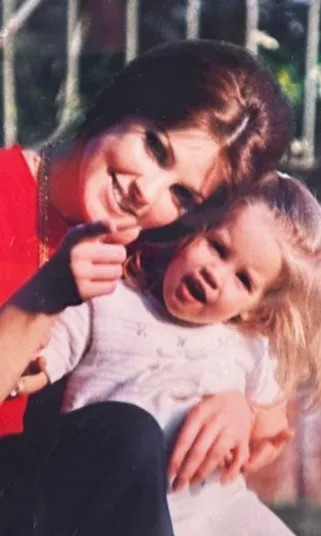 Through Elvis’ Lens: A Peaceful Moment Between Priscilla and Lisa Marie