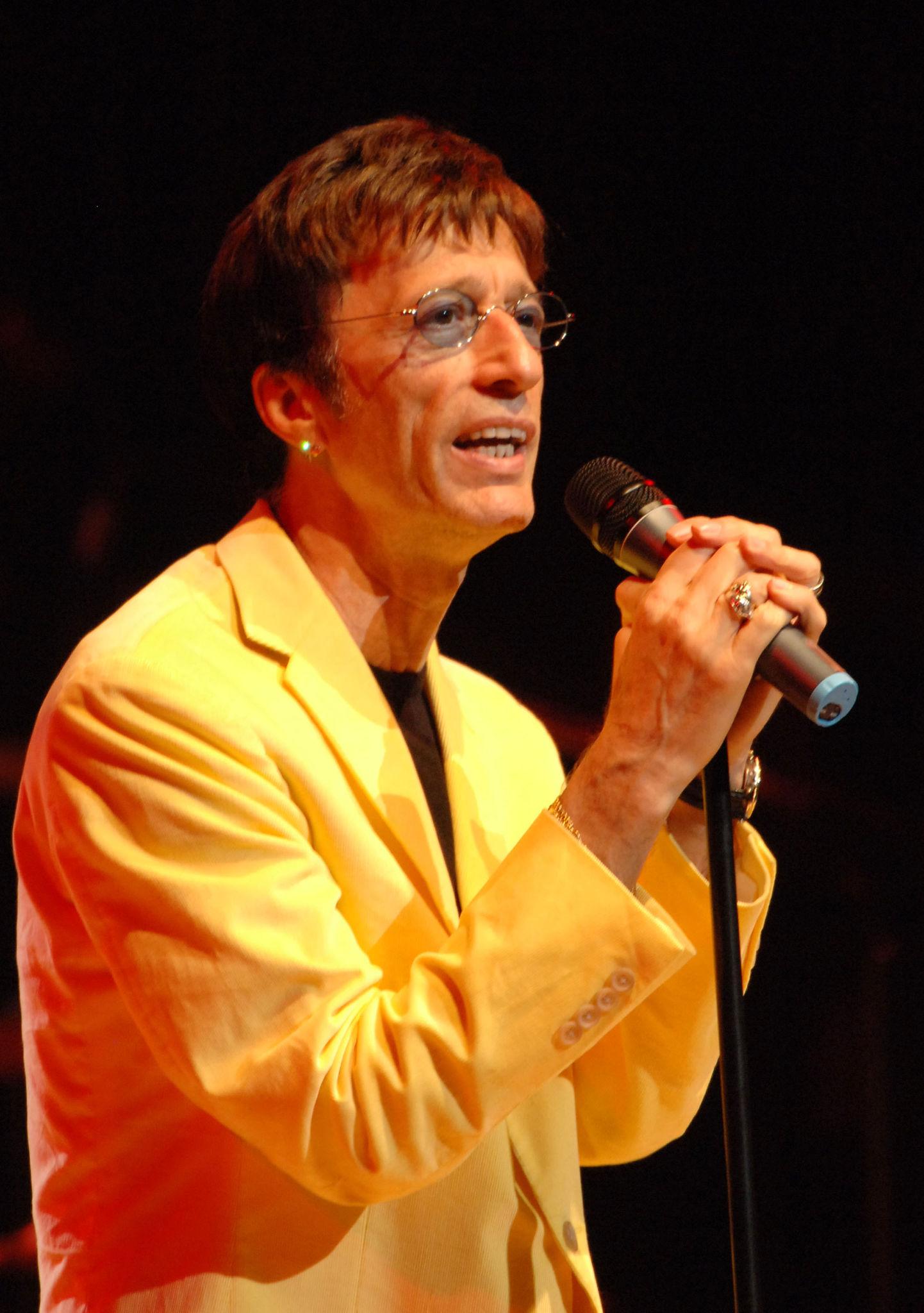 Magnetic Tour 2005 - Robin Gibb Plus Band & Orchestra in Concert at the Tokyo International Forum - September 3, 2005