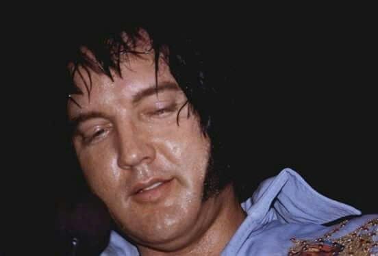 Elvis Presley’s Final Gift: When a Failing Body Could Not Silence a Devoted Soul