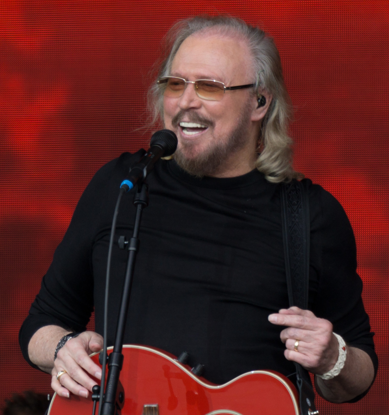 Barry Gibb - Wikipedia