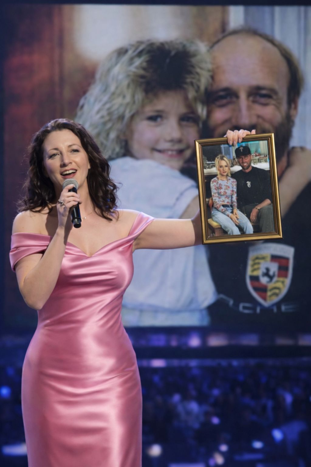 Bee Gees UNBELIEVABLE MOMENT: SAMANTHA GIBB, DAUGHTER OF MAURICE GIBB, DELIVERS A HAUNTING VERSION OF “STAYIN’ ALIVE” — FANS LEFT SPEECHLESS!