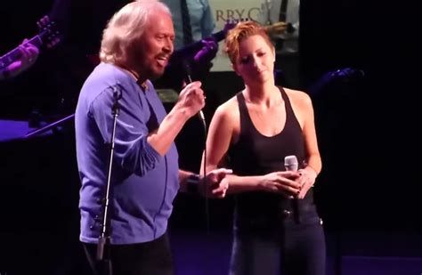 “She stepped onto the stage—and the arena went completely still. When Samantha Gibb sang one of her father Maurice’s songs alongside Barry Gibb, it didn’t feel like a tribute. It felt like a family truth being revealed in real time. Watch closely. This is what it looks like when a legacy keeps breathing.”