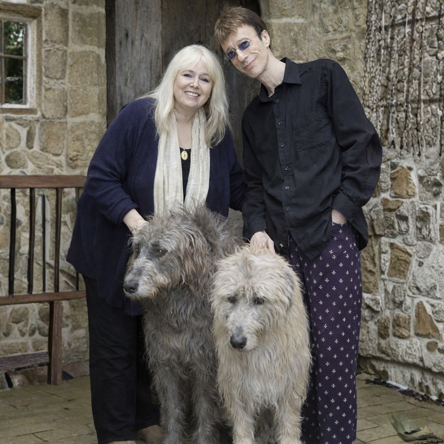 At 72, Dwina Murphy Gibb Opens Up About Robin Gibb’s Quirky Lifestyle and the Embarrassment It Caused