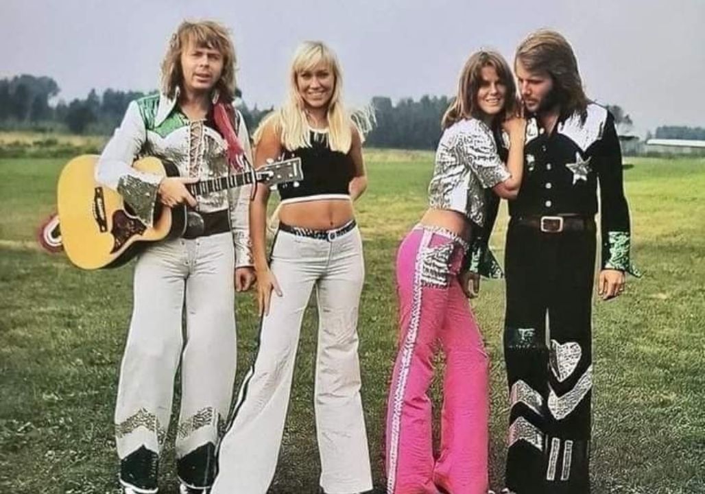 “Agnetha Faltskog Finally Breaks Silence On Bjorn Ulvaeus.. Leaving The World SPEECHLESS… When Love Ended but the Microphone Stayed On — Agnetha, Divorce, and the Quiet Beginning of ABBA’s Goodbye”