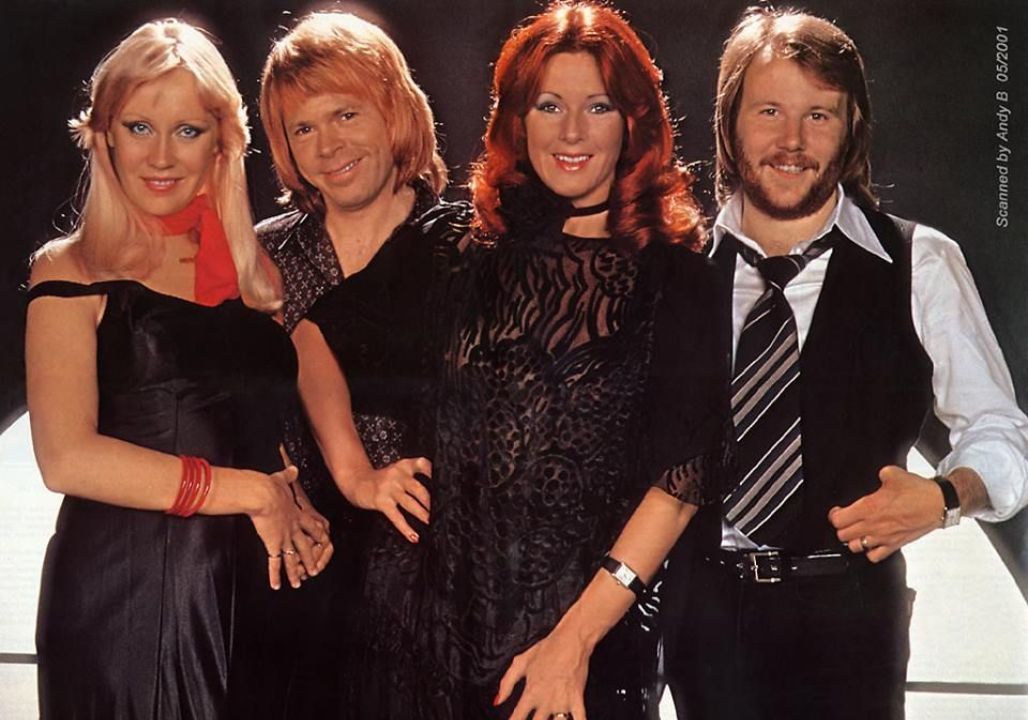 URGENT UPDATE: Panic rippled through the packed arena after reports claimed ABBA legend Björn Ulvaeus suddenly collapsed during a live appearance. In a raw, emotional moment, Agnetha Fältskog was said to have rushed to his side, holding him close as the stunned crowd fell into silence. Within seconds, worry spread across the venue and the event came to an abrupt stop. Now, a heartfelt update—shared by Agnetha, according to circulating accounts—has fans holding their breath as Björn faces a serious health scare. Our thoughts are with him, and with the entire ABBA family, during this deeply difficult moment… URGENT UPDATE: Panic rippled through the packed arena after reports claimed ABBA legend Björn Ulvaeus suddenly collapsed during a live appearance. In a raw, emotional moment, Agnetha Fältskog was said to have rushed to his side, holding him close as the stunned crowd fell into silence. Within seconds, worry spread across the venue and the event came to an abrupt stop. Now, a heartfelt update—shared by Agnetha, according to circulating accounts—has fans holding their breath as Björn faces a serious health scare. Our thoughts are with him, and with the entire ABBA family, during this deeply difficult moment…