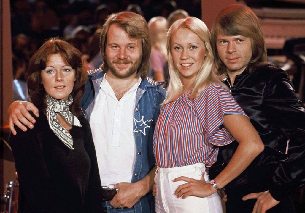 “The moment no one expected had finally arrived. At the ActorAwards 2026, Agnetha Fältskog and Björn Ulvaeus revealed the most life-changing news of all, sending the entire audience into an emotional uproar. After so many years of shared memories and timeless music, they chose one of the most unforgettable stages imaginable to share their announcement. The secret they had kept for so long was finally revealed—and it felt even more moving than anything written for the screen. This was the kind of headline that seemed almost impossible to believe until you saw it for yourself.”