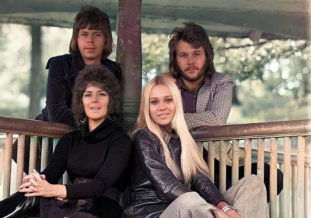 Breaking News: Just minutes ago in Vasastan, Stockholm, ABBA legend Benny Andersson, now 78, was seen quietly visiting the grave of his late friend and former drummer Ola Brunkert. The deeply emotional moment, later shared by his son Peter Grönvall, revealed a touching and tearful tribute to the musician who helped shape ABBA’s iconic sound. Breaking News: Just minutes ago in Vasastan, Stockholm, ABBA legend Benny Andersson, now 78, was seen quietly visiting the grave of his late friend and former drummer Ola Brunkert. The deeply emotional moment, later shared by his son Peter Grönvall, revealed a touching and tearful tribute to the musician who helped shape ABBA’s iconic sound.