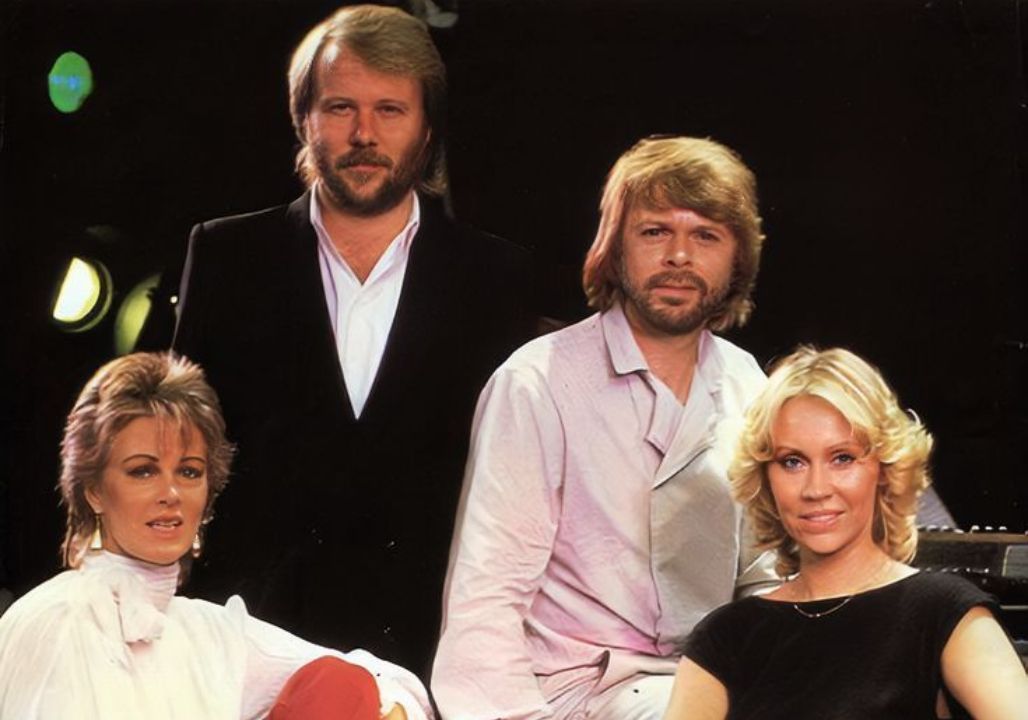 BREAKING: ABBA HINT AT A POSSIBLE 2026 FAREWELL — WHAT THEY SAID ON STAGE LEFT FANS STUNNED