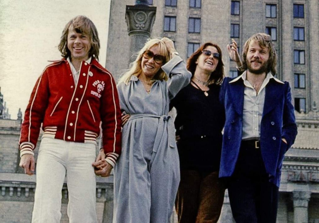 “HEARTBREAKING UPDATE: 1 Hour Ago in Zermatt, Switzerland — Agnetha Fältskog Tearfully Revealed That Her 79-Year-Old Bandmate, Anni-Frid Lyngstad, Suddenly Collapsed and Was Rushed to the Hospital. Fans Are Deeply Concerned as Her Condition Is Currently…